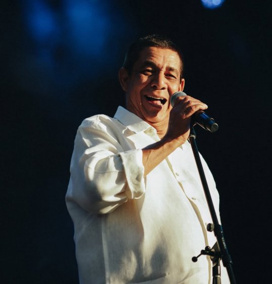 [Zeca Pagodinho comemora 40 anos de carreira com show em Salvador]