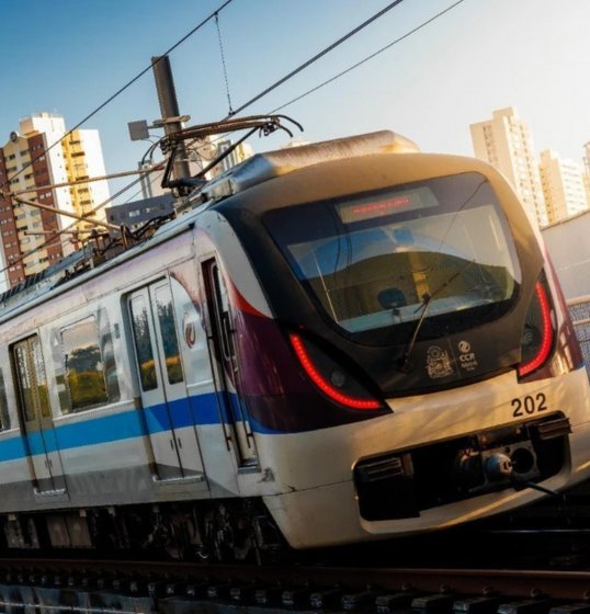 [Operação especial: Metrô Bahia antecipa abertura de estação para atender público ao final de festival de arrocha]