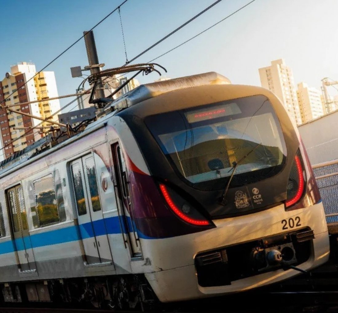 [Operação especial: Metrô Bahia antecipa abertura de estação para atender público ao final de festival de arrocha]