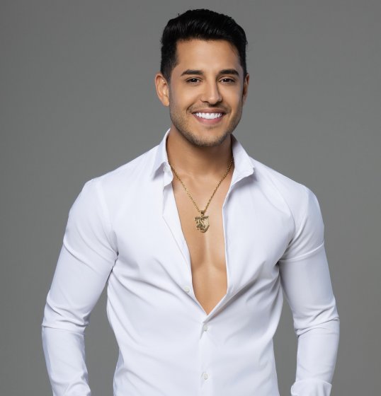 [Kevi Jonny comemora 10 anos de carreira com gravação de DVD no 10 Horas de Arrocha, em Salvador]