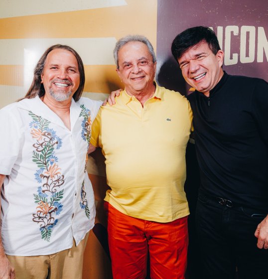 [Dorgival Dantas, Waldonys e Flávio José fazem noite histórica com o Encontro das Sanfonas]