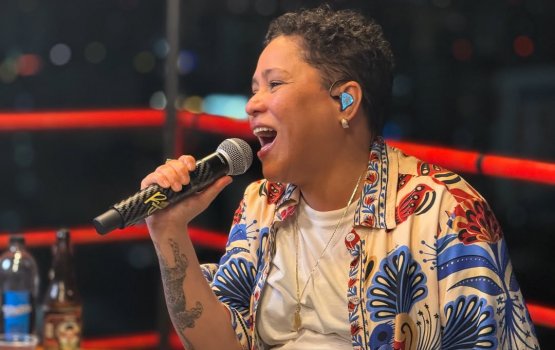 [Raquel dos Teclados lança “Resenha da Rainha” e celebra nova fase da carreira]
