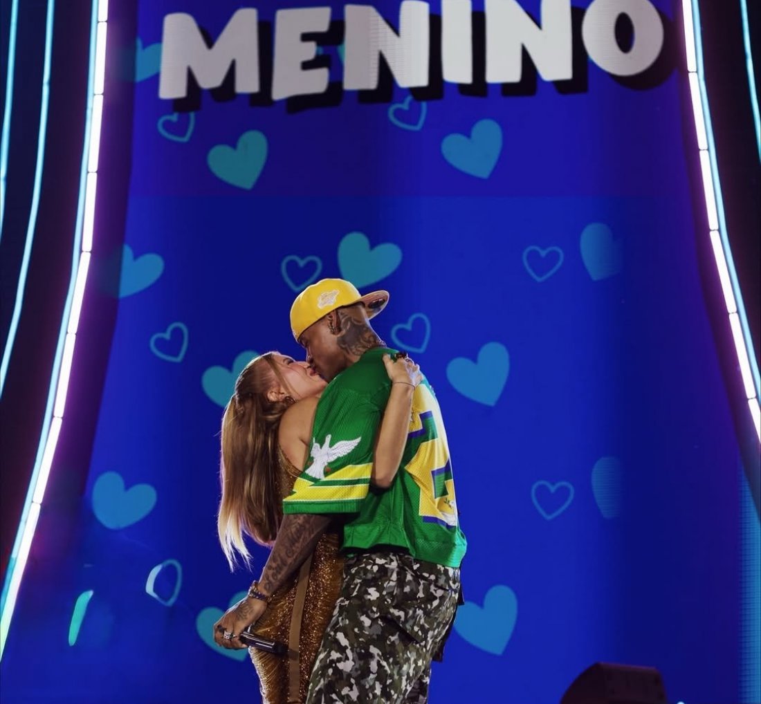 [Lore Improta e Léo Santana revelam sexo do segundo filho durante gravação de novo DVD em Salvador]