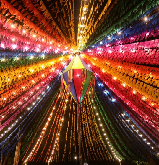 [Teto de R$ 700 mil em cachês pode deixar grandes nomes de fora do São João na Bahia]