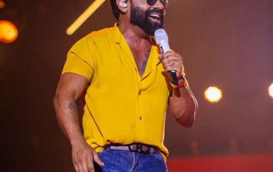 [O cantor Pablo realiza um pocket show em aquecimento para o ‘Bodega do Pablo’]