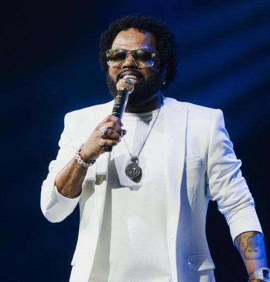 [Xande de Pilares e Grupo Revelação anunciam turnê de reencontro após 11 anos]