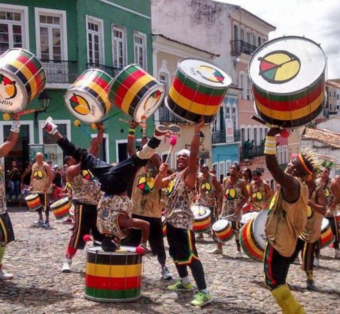 [Olodum celebra 47 anos com show gratuito no Pelourinho neste domingo (26)]