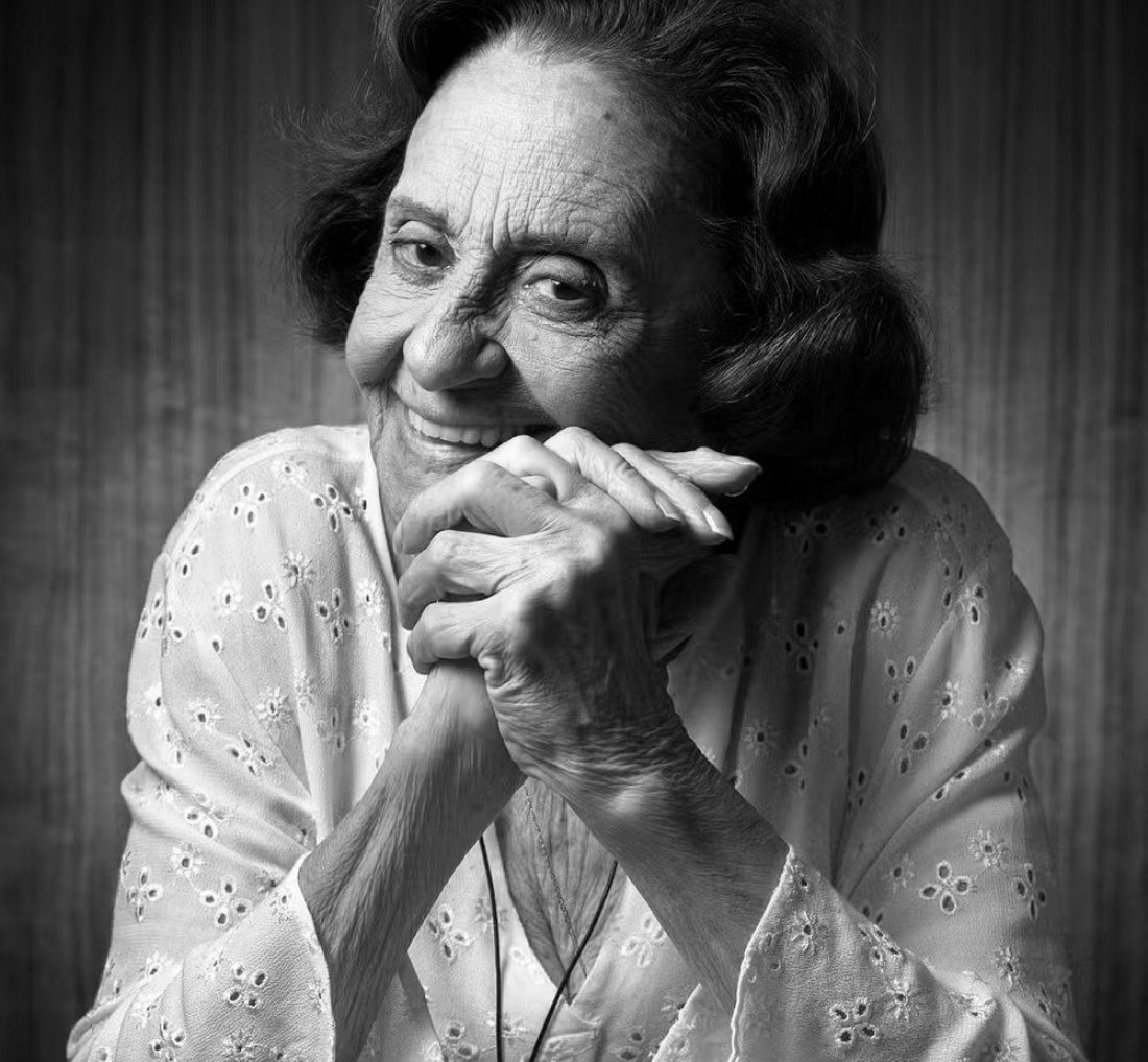 [Laura Cardoso morre aos 98 anos e deixa legado de mais de oito décadas na dramaturgia brasileira]