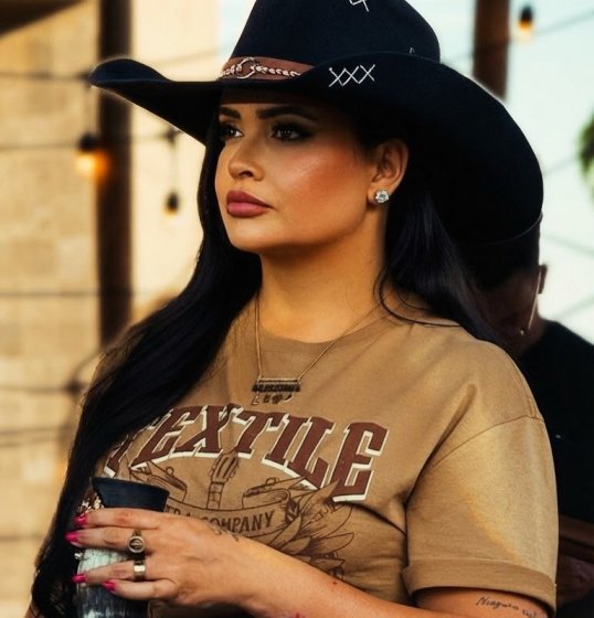 [Klessinha faz história no Acre e reúne cerca de 40 mil pessoas em show]