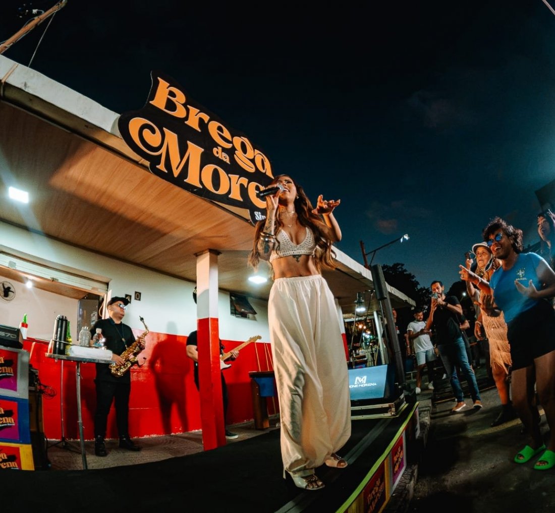[Simone Morena comemora sucesso de “Brega da Morena” com mais de 200 mil visualizações]