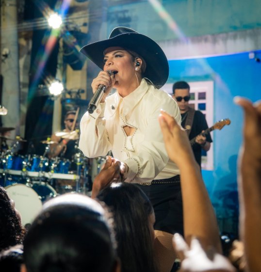 [Paula Mattos grava novo DVD em Salvador ao lado de grandes nomes do arrocha]