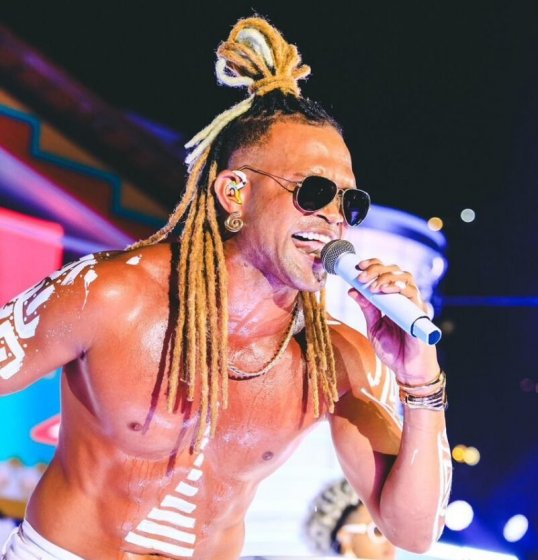 [Buja Ferreira celebra aniversário com ação solidária em Salvador]