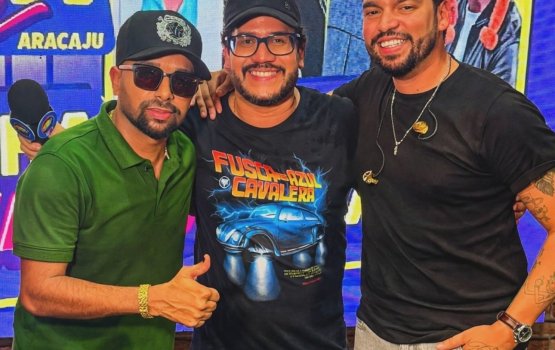 [Unha Pintada e Devinho Novaes fazem pocket show em shopping de Aracaju antes do Unha Prime]