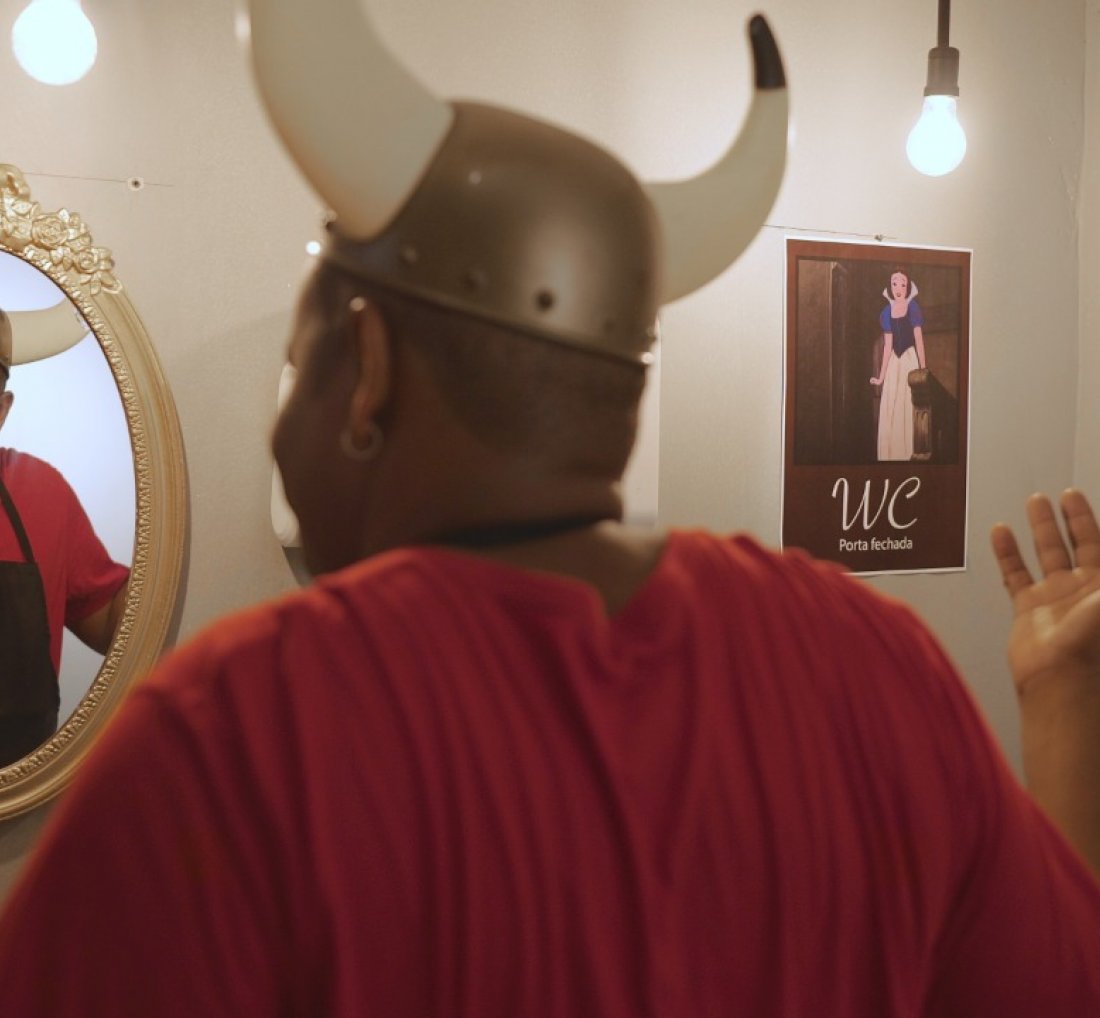 [ Nenho lança clipe da música “Espelho Meu”]
