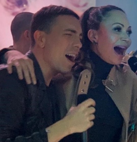 Solange Almeida e Di Ferrero surpreendem ao cantar sucesso Solange Almeida e Di Ferrero surpreendem ao cantar sucesso