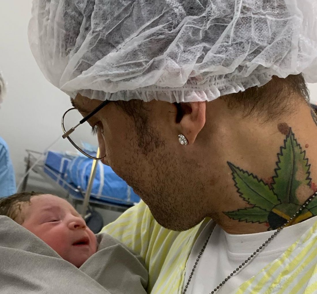 [Bebê real do guetto: nasce filho do cantor Igor Kannário]