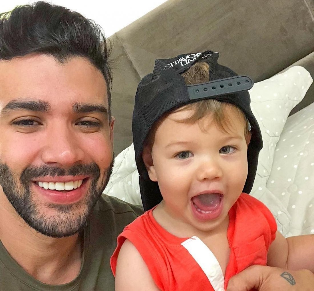 [Fofura! Filho de Gusttavo Lima se aventura no piano: ''É hit, bebê'']