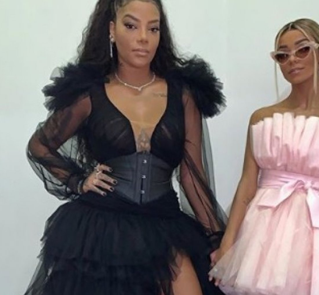 [Seguidora ofende Ludmilla em rede social e cantora responde à altura]
