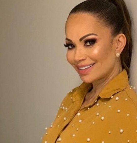 Solange Almeida assina composição e apresenta primeira música do novo EP; assista Solange Almeida assina composição e apresenta primeira música do novo EP; assista