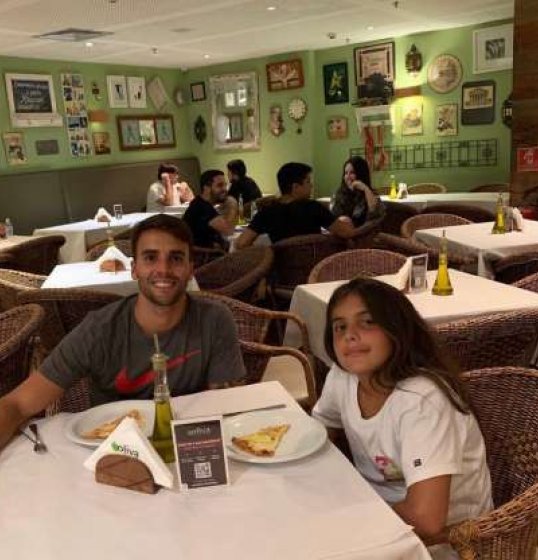 Em clique com o pai, filho de Ivete Sangalo impressiona pela semelhança com a mãe Em clique com o pai, filho de Ivete Sangalo impressiona pela semelhança com a mãe