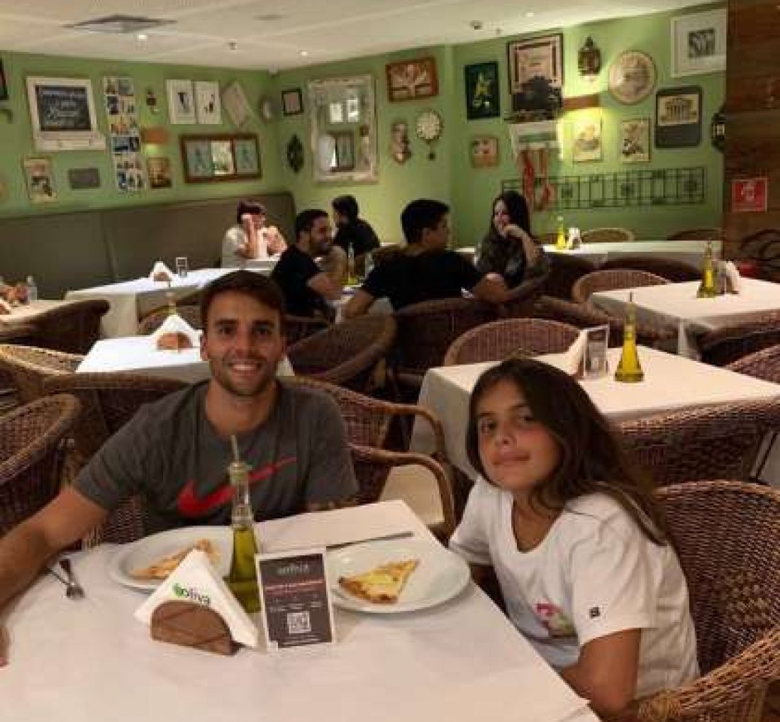 [Em clique com o pai, filho de Ivete Sangalo impressiona pela semelhança com a mãe]